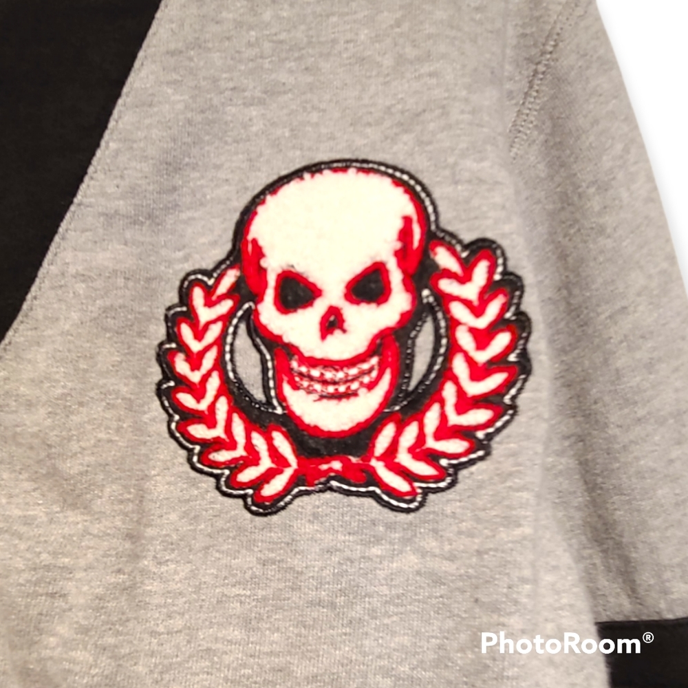 Boys Old Navy Skull Sweater - Picture 3 of 5